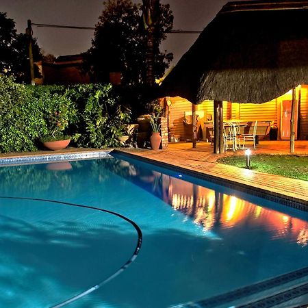 Rest-A-While Guest House - Pretoria-Noord Eksteriør billede