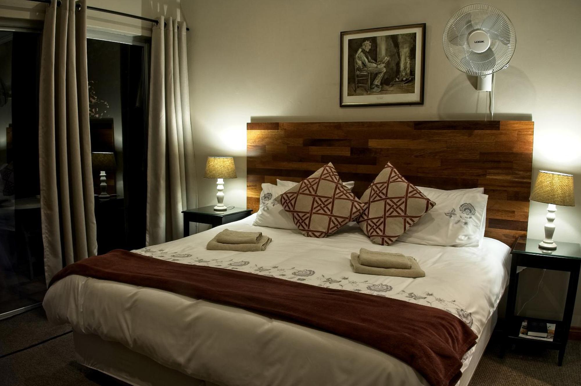 Rest-A-While Guest House - Pretoria-Noord Eksteriør billede