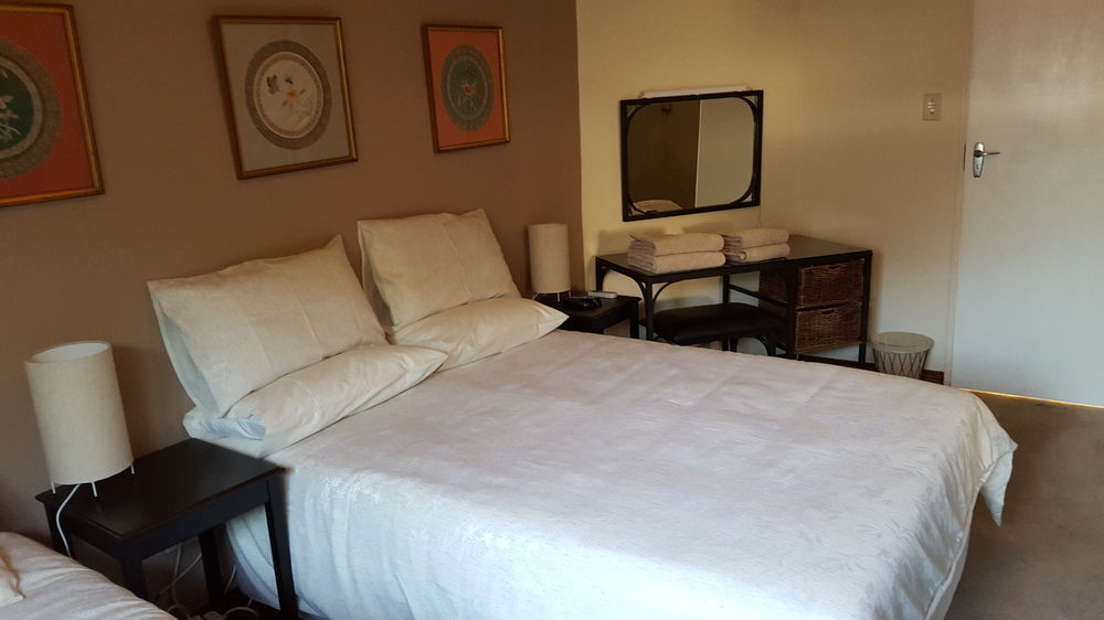 Rest-A-While Guest House - Pretoria-Noord Eksteriør billede