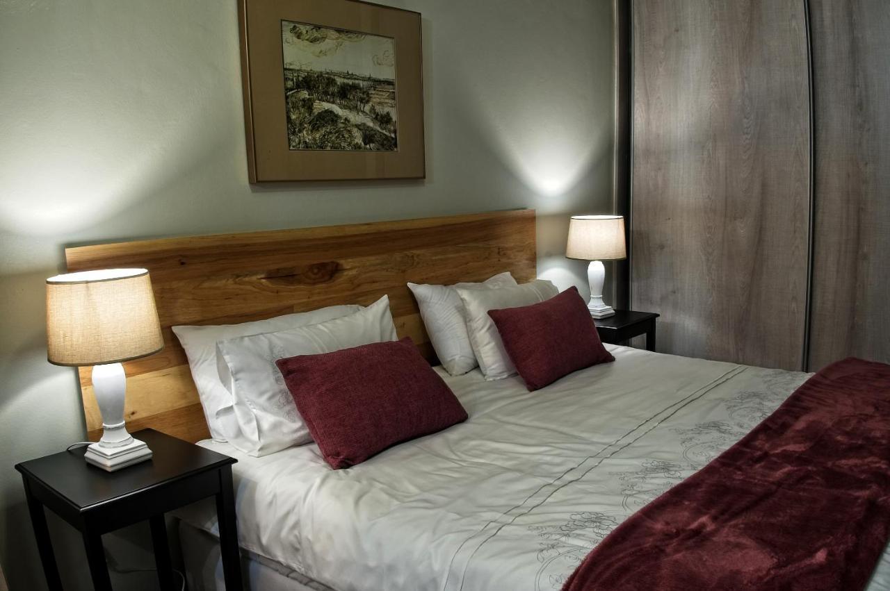 Rest-A-While Guest House - Pretoria-Noord Eksteriør billede