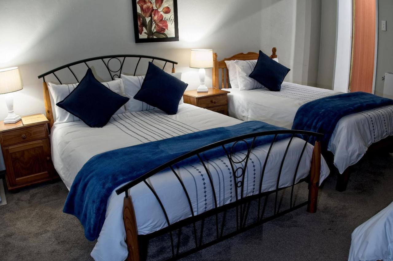 Rest-A-While Guest House - Pretoria-Noord Eksteriør billede