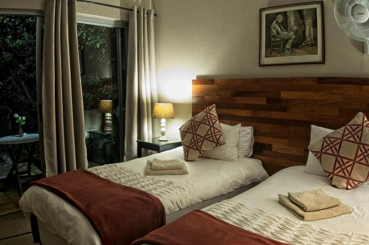 Rest-A-While Guest House - Pretoria-Noord Eksteriør billede