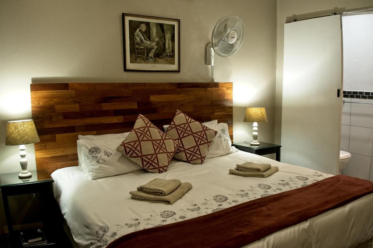 Rest-A-While Guest House - Pretoria-Noord Eksteriør billede
