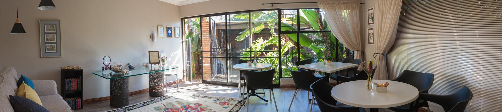 Rest-A-While Guest House - Pretoria-Noord Eksteriør billede