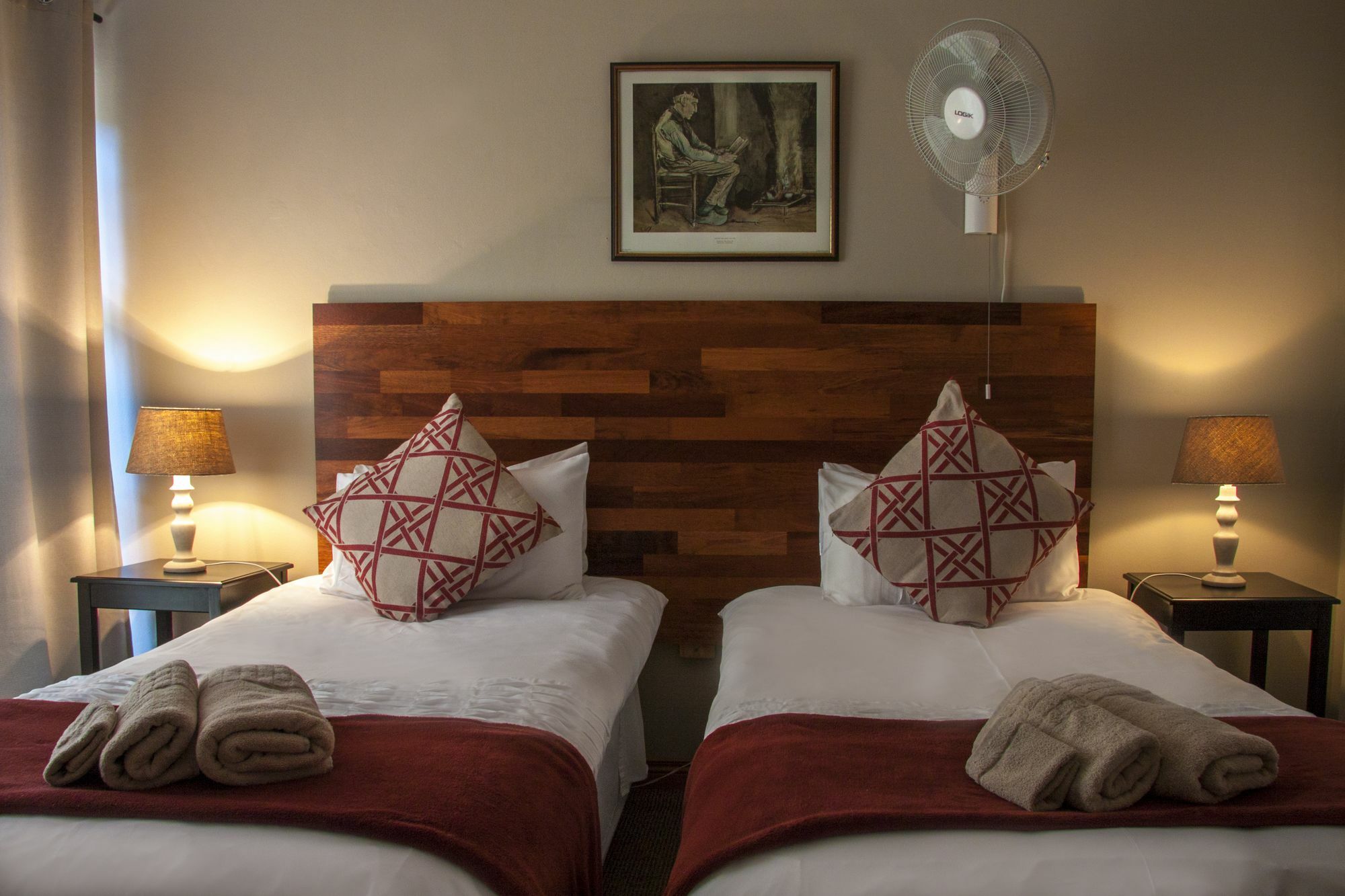 Rest-A-While Guest House - Pretoria-Noord Eksteriør billede