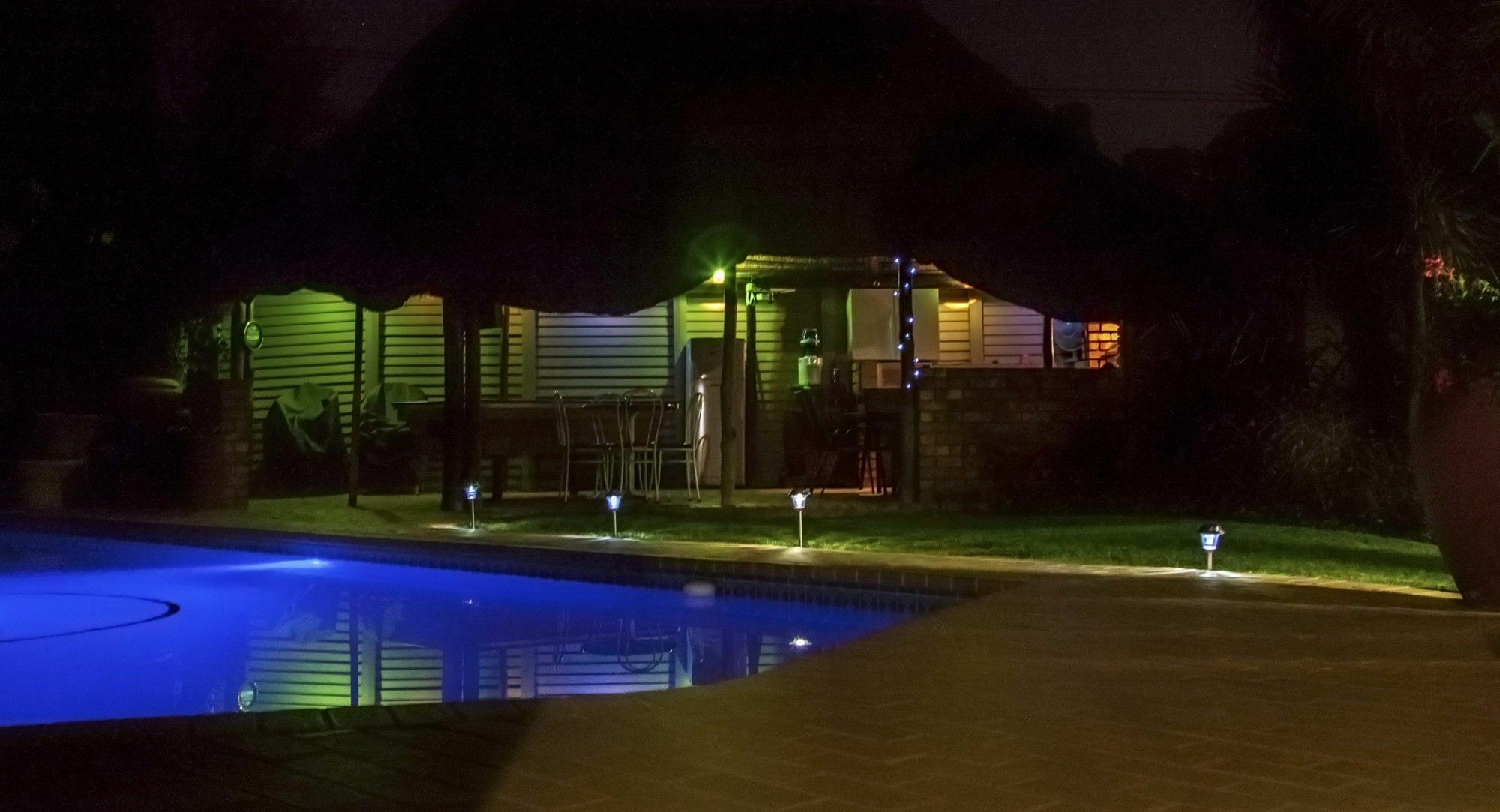 Rest-A-While Guest House - Pretoria-Noord Eksteriør billede